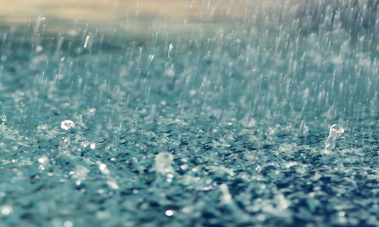 Déjate mojar por la lluvia de Dios