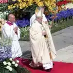 Misa De Pascua. Qué Es Y Cómo Se Celebra
