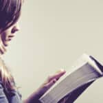 10 Mejores Escrituras Bíblicas Sobre Meditación Explicadas