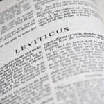 Explicación Del Libro De Levítico: Resumen Del Mensaje Del Libro De Las Leyes Y Los Sacrificios