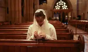 10 Oraciones de la Iglesia Católica: Guía Espiritual y Devoción
